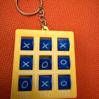 🔑🎲 Portachiavi Tic Tac Toe – Tris sempre con Te