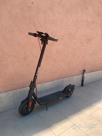 Monopattino Navee V40