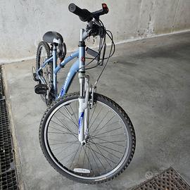 Bici Mountain Bike 26" Cambio Shimano e accessori