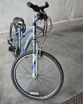 Bici Mountain Bike 26" Cambio Shimano e accessori