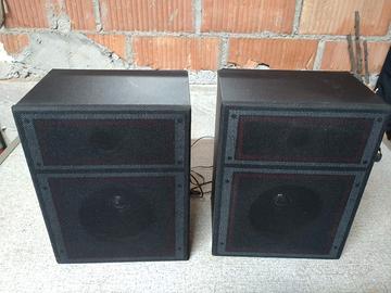 Coppia casse acustiche nere uso domestico