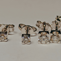 Orecchini punto luce oro e diamanti