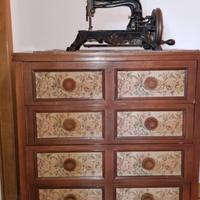 cassettiera in legno massiccio 