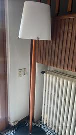 Lampada da terra in vetro e legno