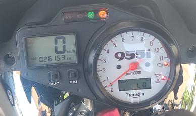 Triumph Speed Triple 955i 