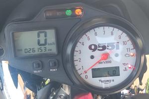 Triumph Speed Triple 955i 