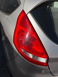 fanale posteriore sinistro Ford Fiesta
