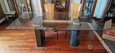 Tavolo in vetro con gambe in marmo e 6 sedie