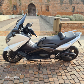 Yamaha tmax 530