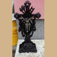 Crocifisso in legno con cristo argentato