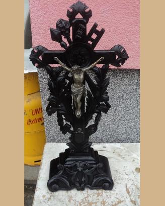 Crocifisso in legno con cristo argentato
