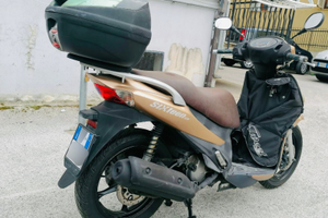 Suzuki UX Sixteen 125