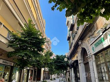 NEGOZIO A CASTELLAMMARE DI STABIA