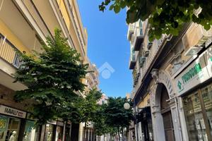 NEGOZIO A CASTELLAMMARE DI STABIA