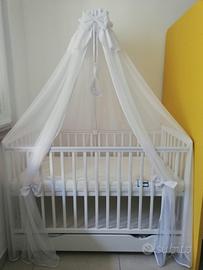 Lettino bianco 120x60 con materasso e zanzariera. 