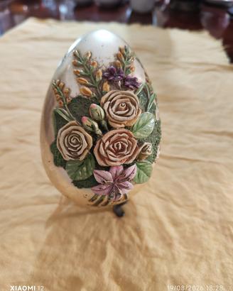 Uovo stile Fabergé 