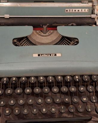 Macchina da scrivere Olivetti