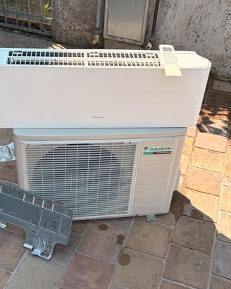 Condizionatore Daikin RXG25J2V1B