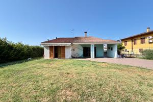 VILLA SINGOLA A DELLO