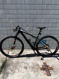 MTB CUBE FRONT 29” carbon