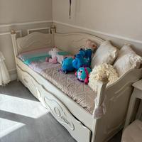 Cameretta con divano letto