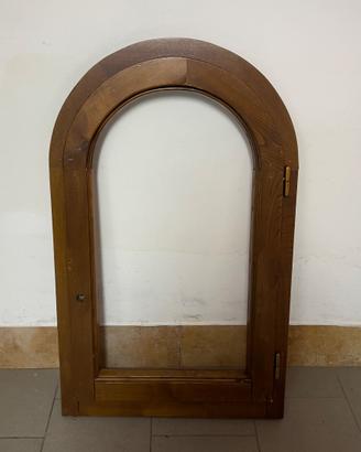 Finestra centinata in castagno nuova
