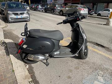 Vespa 300 gts
