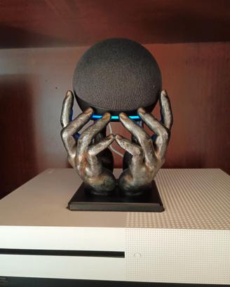 Decorazione  per Alexa dot 5..mani metal