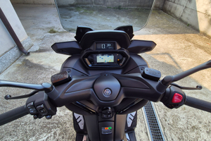 Yamaha tech max 300 anno 2024