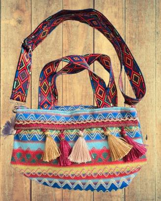 Borsa a Secchiello con Frange Intrecciate Chic