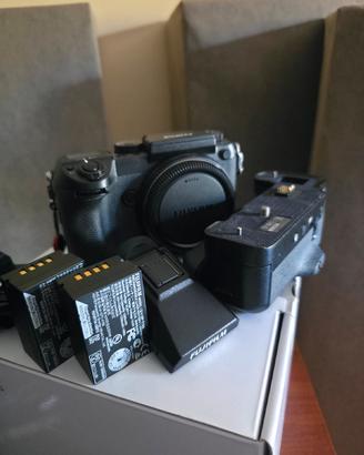 Fujifilm GFX 50s + battery grip + batteria extra