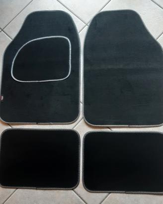 set 4 tappetini auto universali nuovi