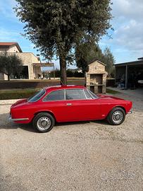 auto d'epoca Alfa Romeo GT