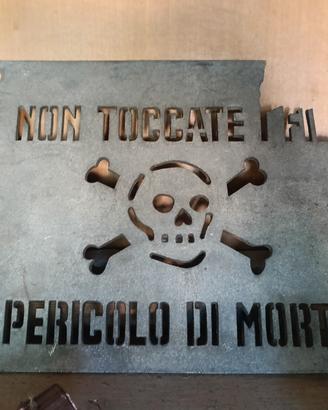 cartello di pericolo