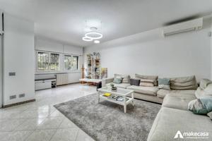 Villa di 206 m² con 5 locali e box auto doppio a S