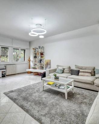 Villa di 206 m² con 5 locali e box auto doppio a S