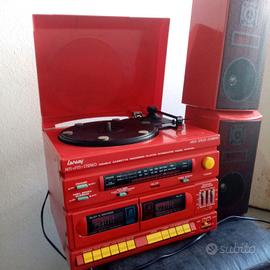 Giradischi, radio, cassette. 