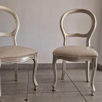 Sedie in stile Luigi XV e pouf in stile Barocco 