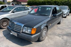 Ricambi usati per Mercedes E 200 W124 del 91 11940