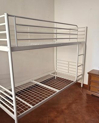 Letto a castello IKEA SVÄRTA – condizioni perfette
