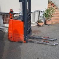 Stoccatore uomo a terra Linde l14