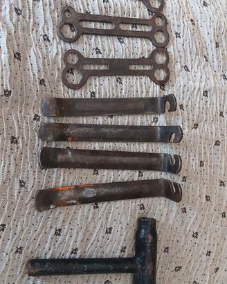 KIT  8 ATTREZZI VINTAGE BICICLETTA  USATI