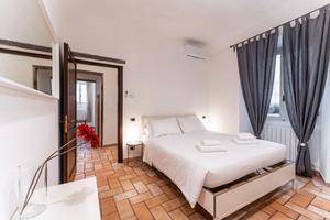 Privato affitta bilocale in S.Spirito max 9 mesi