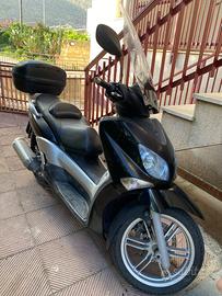 Scooter YAMAHA Xcity 250