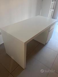 scrivania 