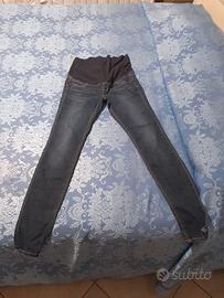 Pantaloni premaman