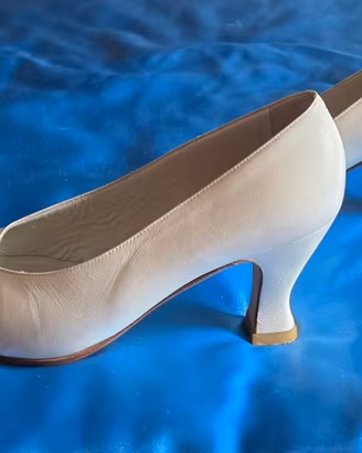 Scarpe décolleté pelle avorio tacco medio