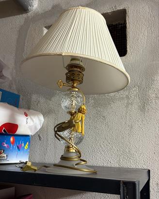 Lume in cristallo