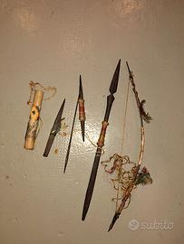 Arco e frecce indiane da esposizione vintage