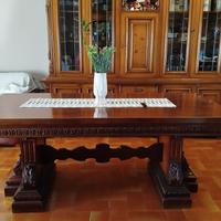 Tavolo da pranzo in legno con 6 sedie